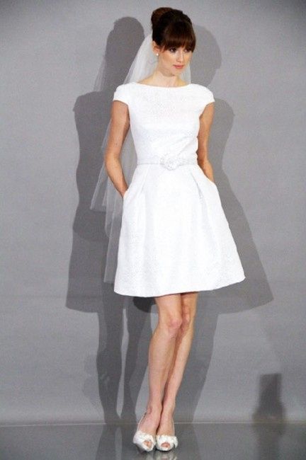 VESTIDO DE NOVIA CORTO