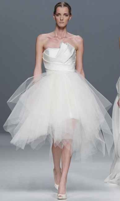 VESTIDO DE NOVIA CORTO