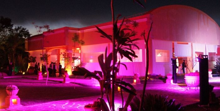 adentro van las mesas