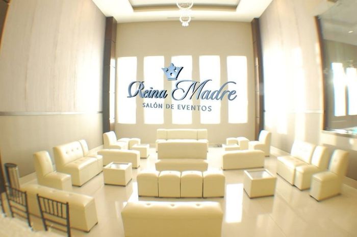 Sala lounge en un extremo
