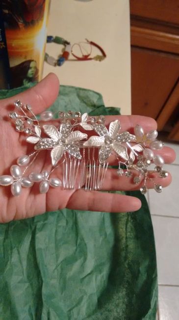 Hoy fuimos a comprar mis Zapatillas, la joyeria y el ramo. - 1