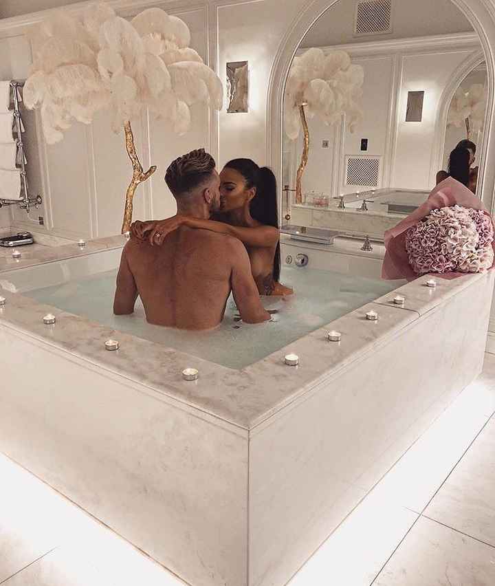 Jacuzzy para la noche de bodas ♥️ - 1
