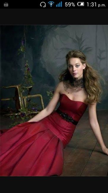 Supongamos que el blanco y el ivory no existieran ¿de qué color elegirían su vestido de novia?. - 1