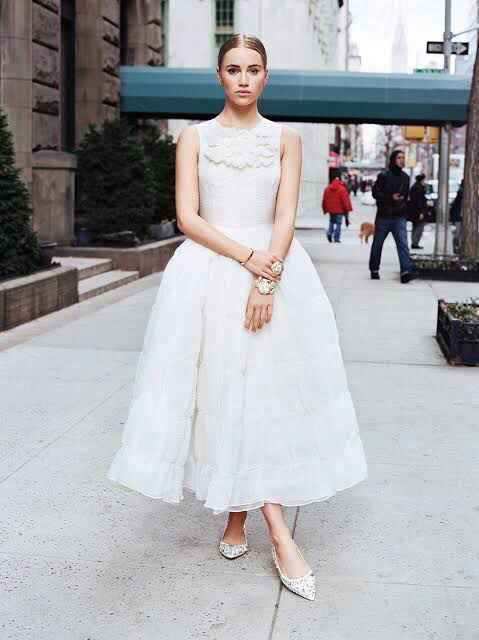 Zapatos y vestidos para el civil - 7