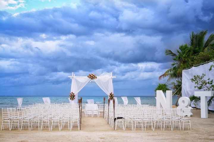 Montaje ceremonia playa