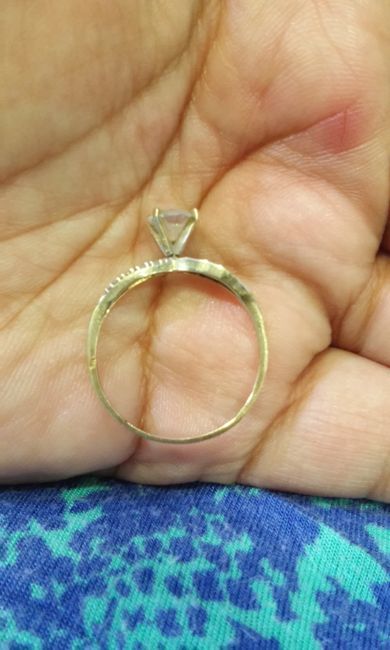 Las alianzas deben de ser del mismo tono al de anillo de compromiso  - 1