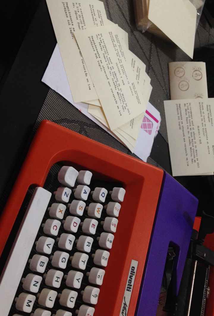 Máquina de Escribir e invitaciones.