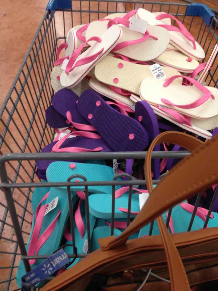 60 pares de chanclas!