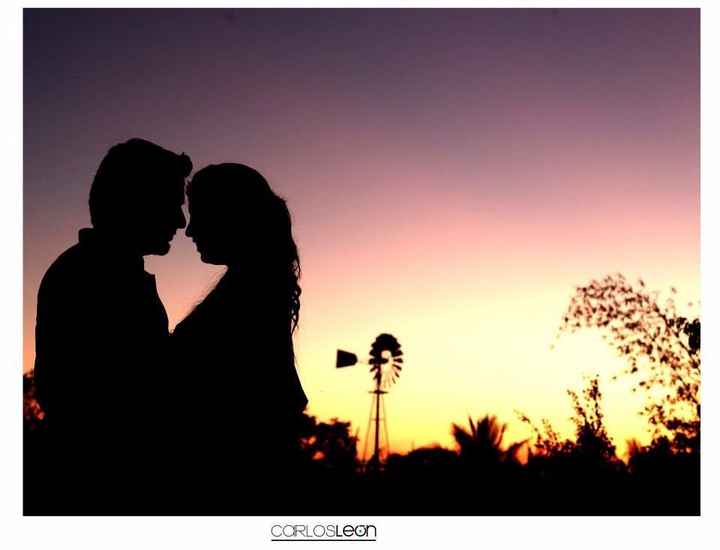 Novios y Veleta