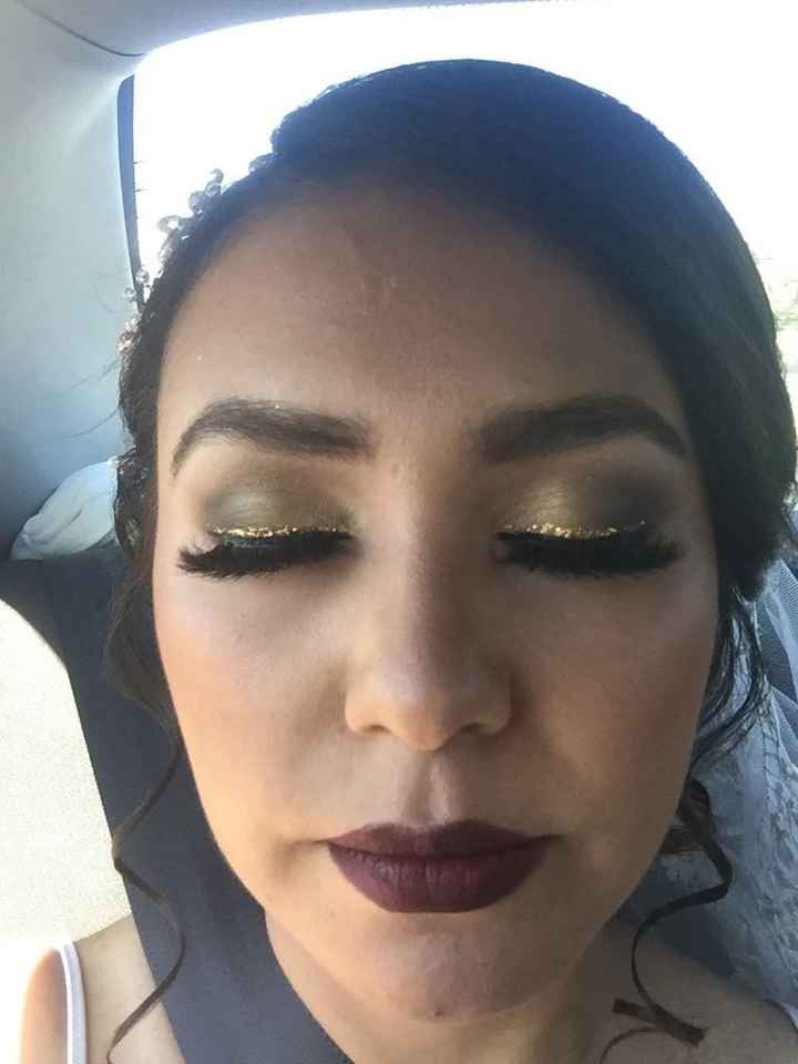 Y estas del día de la boda (los cabellitos sueltos del frente me los acomodaron en el peinado porque