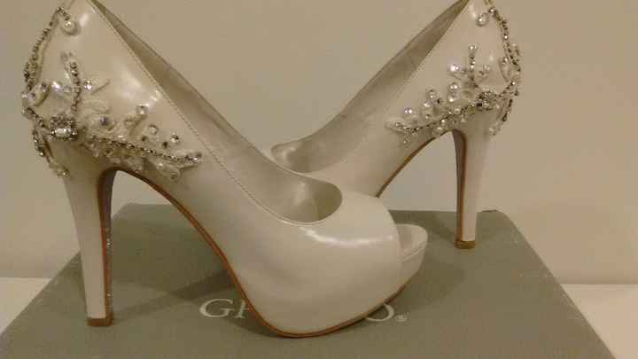 Ya tengo mis zapatos! y molesta con servicio de briden formal - 1