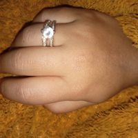 Post para enseñar tu hermoso anillo de compromiso jijiji 💍 - 1