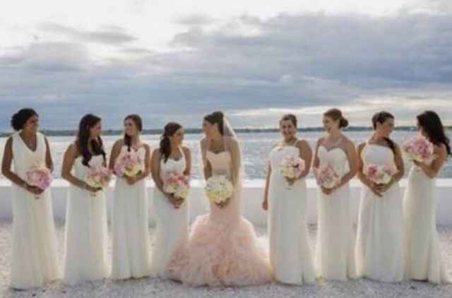 Que color serán los vestidos de tus damas????? - 1