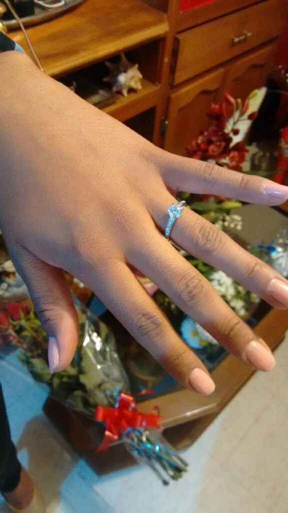Por fin me dio mi anillo de compromiso - 1