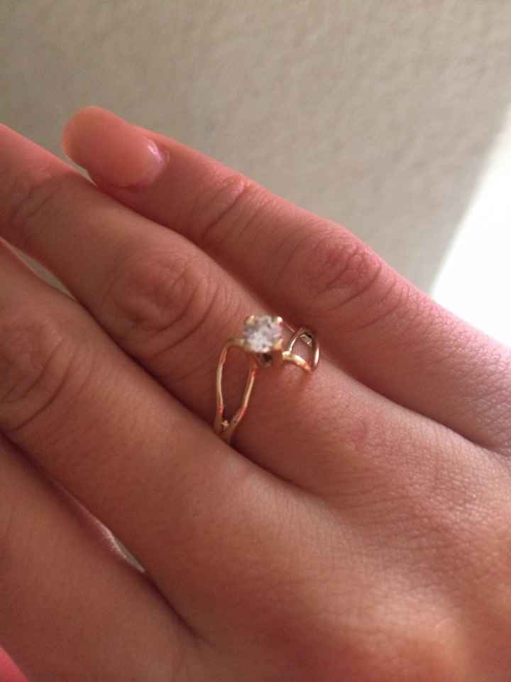 Presuman su anillo de compromiso!! - 1