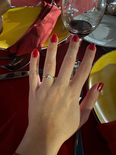 Mi anillo de compromiso, Carol - 1