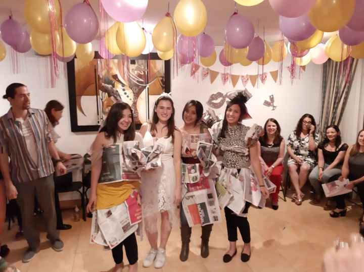 Vestidos de novia de periódico (ya no usen papel de baño plis)