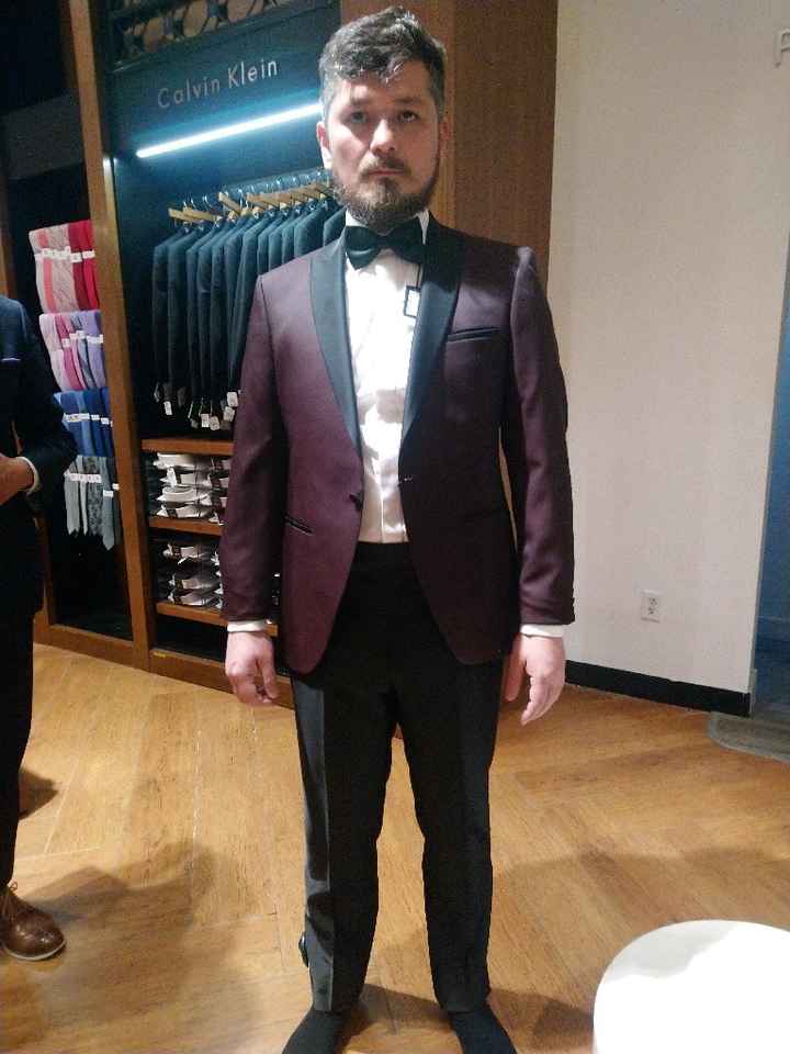 y con ustedes el traje de Novio - 1