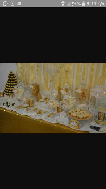 Mesa de dulces y frutas - 1