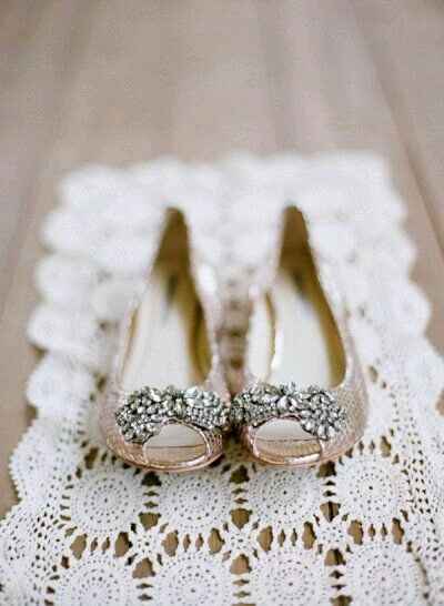 Zapatillas vs.  novio chaparrito - 2