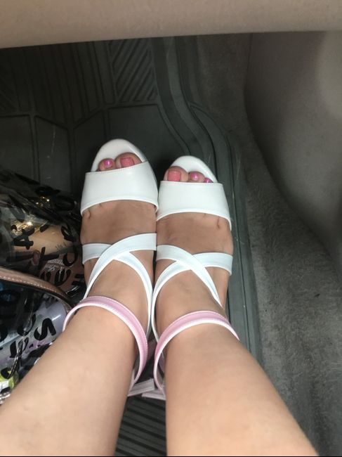 Les presumo mis zapatos - 2