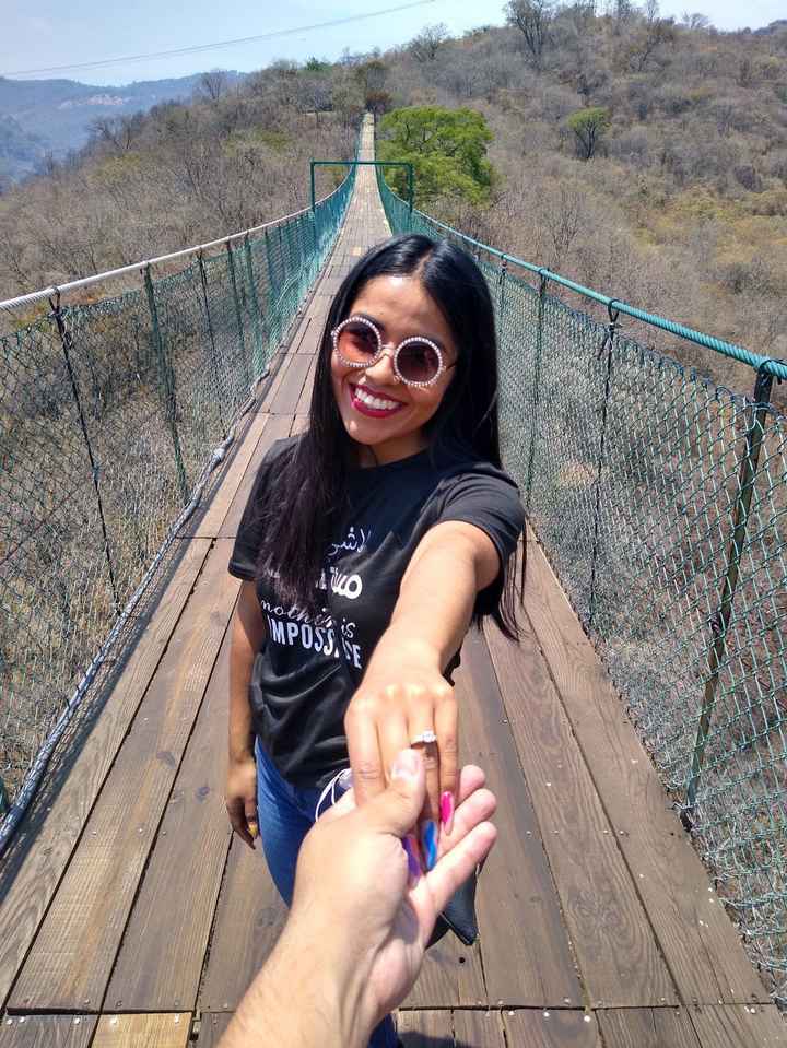 📸 Publica una foto mostrando su anillo de compromiso o alianza de boda - 1