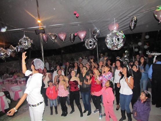 lanzando el ramo