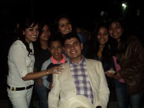 HECHANDO PARTY