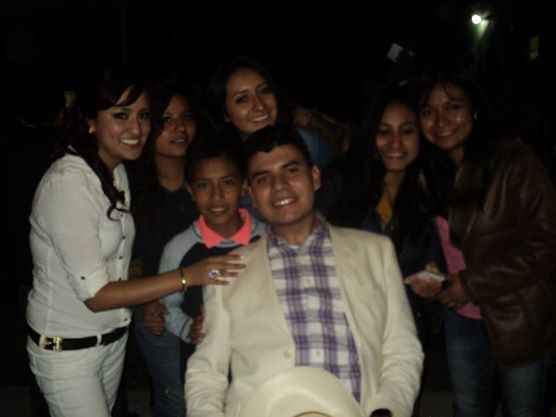 HECHANDO PARTY