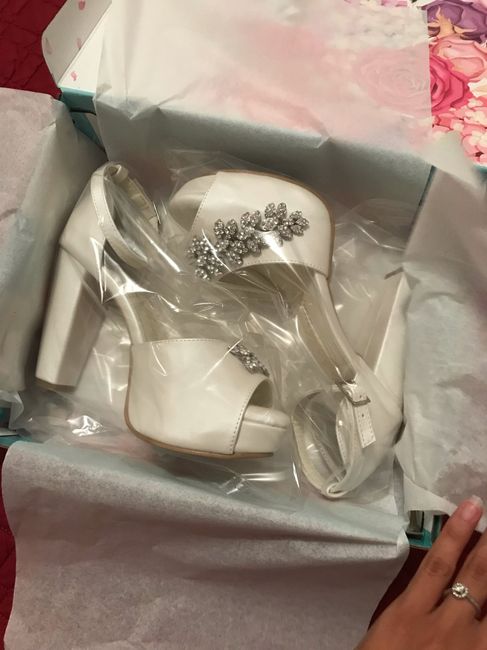 Simón dice... “muéstrame tus zapatos de novia” 14