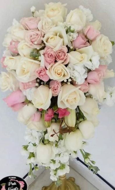 tipo de flor para ramo y arreglo de iglesia 10