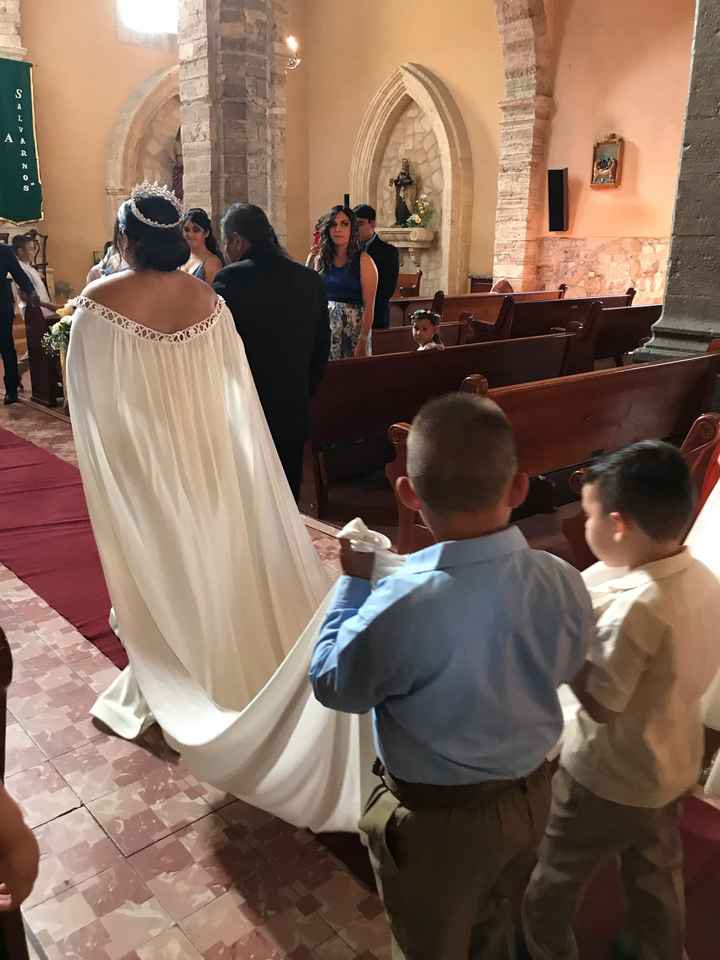 Vestidos con capa - 1
