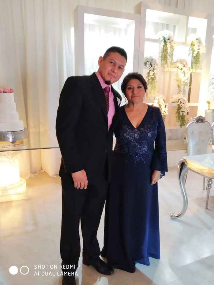 RETO: Vistiendo a tu mama 👉  Escoge un vestido - 1