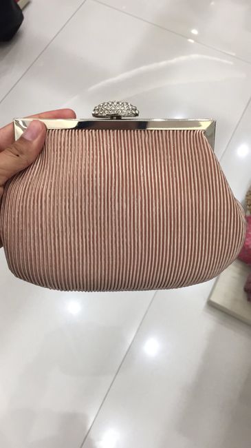 La novia usa bolso de noche? 2