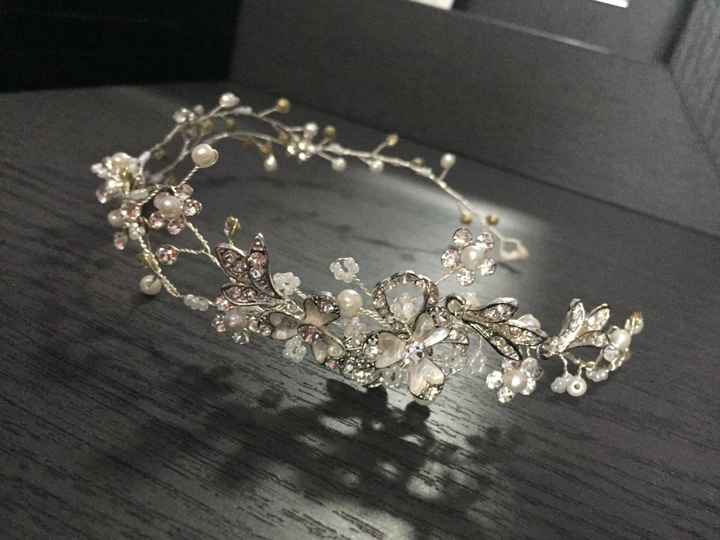 ¿Cuál accesorio para cabello? - 1