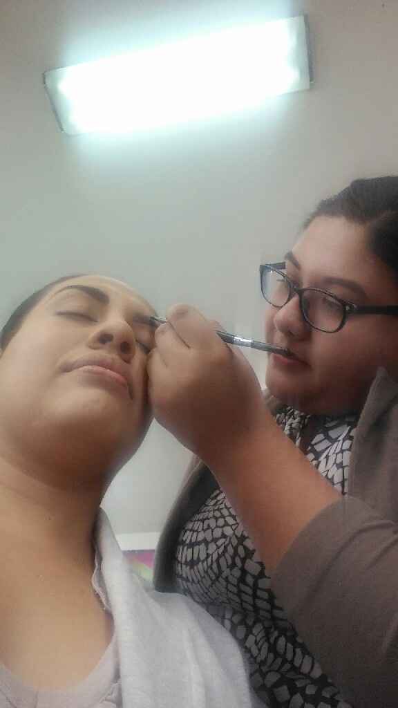  "mi hermana sera mi maquillista - 1