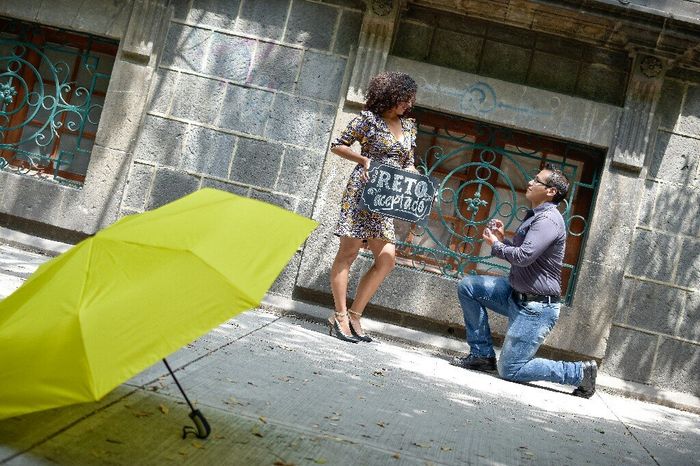 Mi sombrilla amarilla- save the date - 17