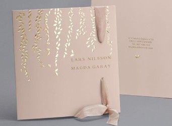 con serigrafiado dorado