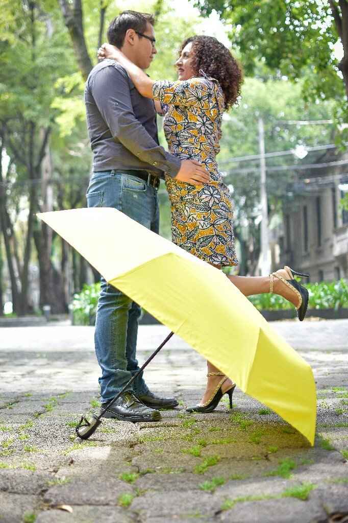 Mi sombrilla amarilla- save the date - 15