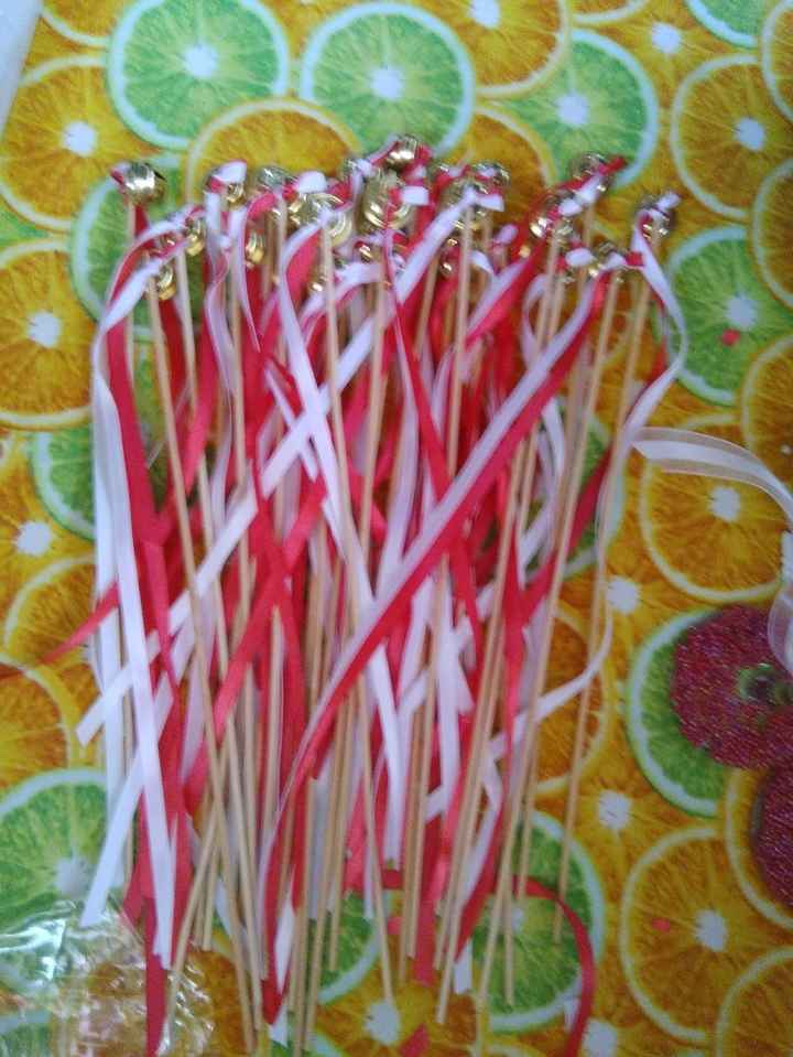 Varitas con cinta y cascabel