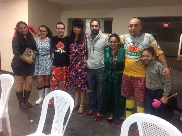 JJAJA aqui vestidos como los personajes