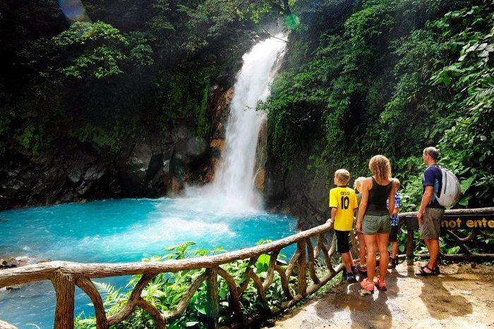 Rio celeste costa rica