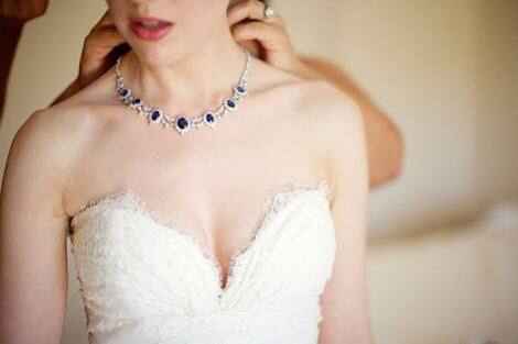 "algo azul" ¿en el collar? - 3