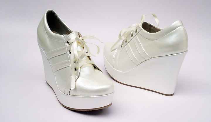 Guerra de Admins: Zapatos de novia - 1