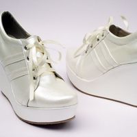 Guerra de Admins: Zapatos de novia - 1