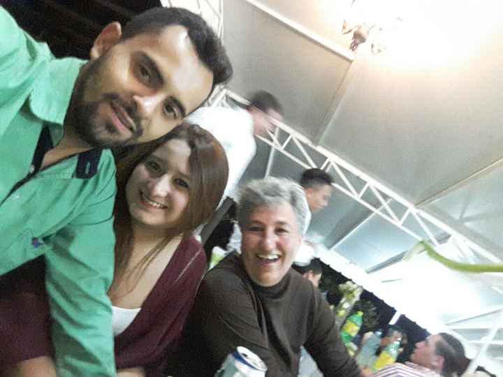  Foto con su suegra - 1
