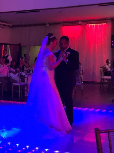 En el primer VALS noten nuestras caras de tortolos ENAMORADOS! Bailamos la de Perfect de Ed Sheeran