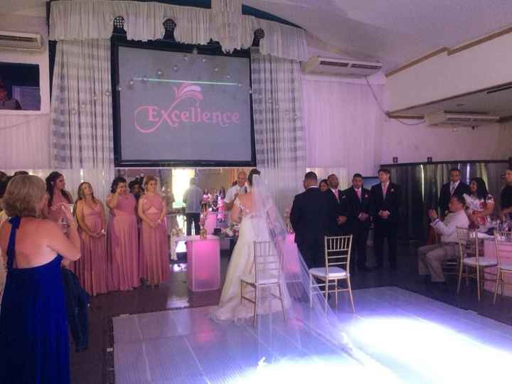 lucen muy bellas y cada una eligio el estilo que quizo y que mas le acomodara en la parte de arriba