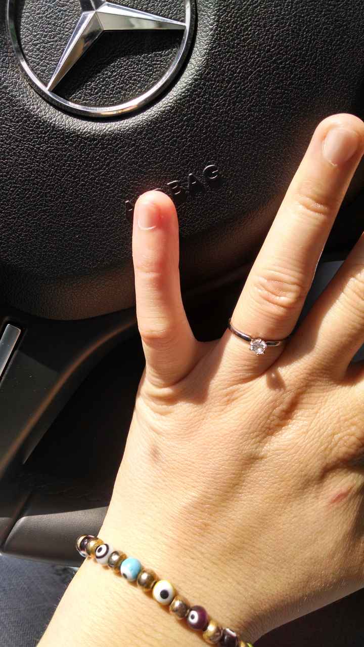 Presuman su anillo de compromiso!! - 2