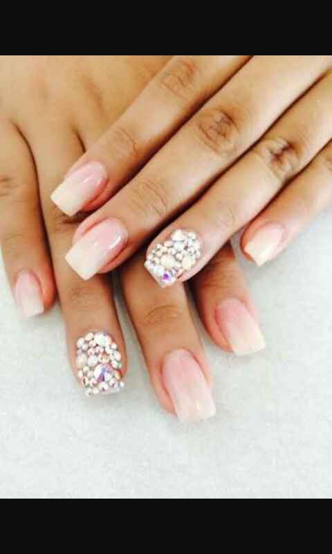 Duelo de uñas: ¿francés o decorado? - 1